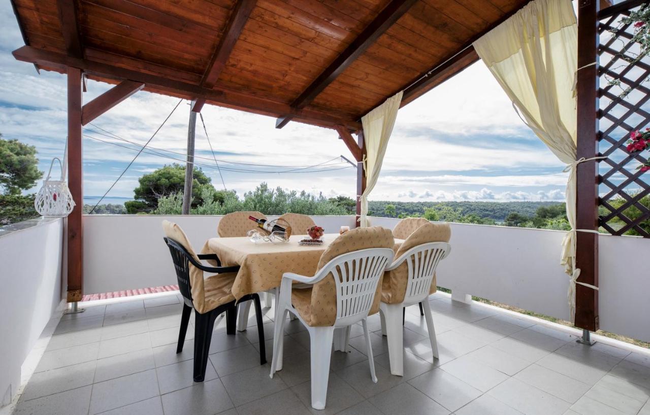 Apartment Dominik 2874 Palit Exterior photo